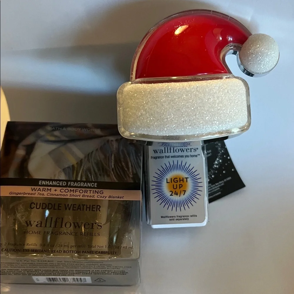 Bath Body Works Santa Hat Night Light Wallflower Pug In-2 Cuddle Weather Refill